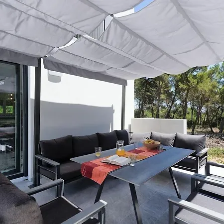 Flavia Comfortable Villa